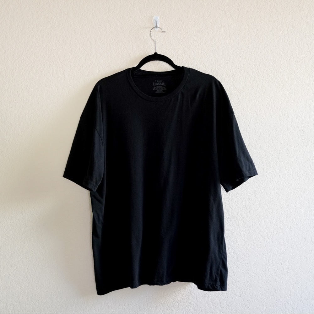 True Classic Crew Neck T-shirt in black. XL